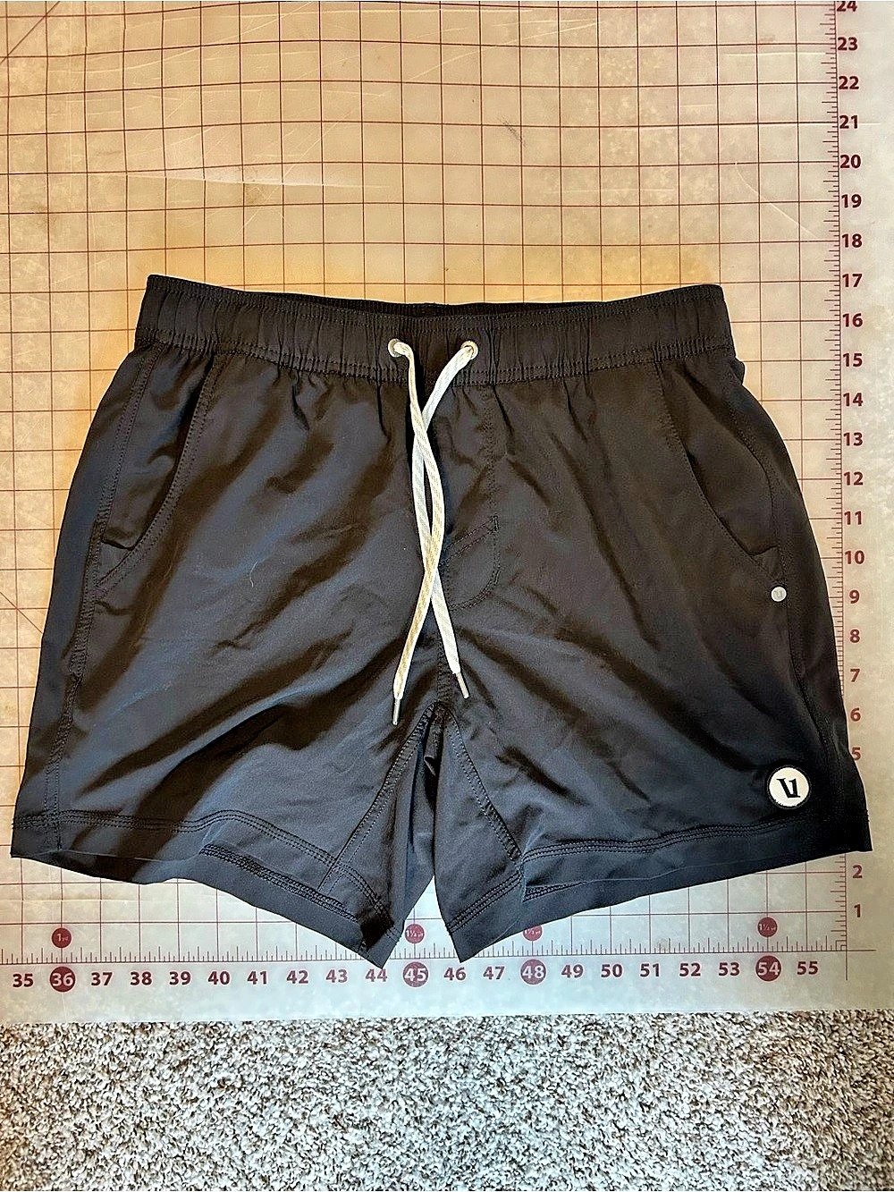 Vuori Kore Short 5” Men's Athletic Shorts in Black & Gray